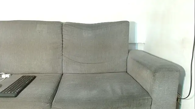 Snapshot of criss_zuri chatting on October 20, 7:14 pm criss zuri online show from October 20, 7:14 pm