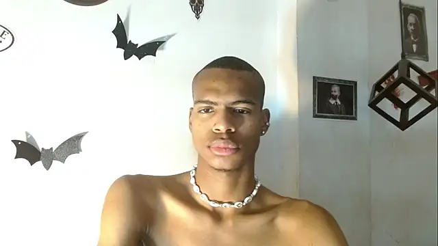 Snapshot of criss_zuri chatting on October 23, 11:42 am criss zuri online show from October 23, 11:42 am