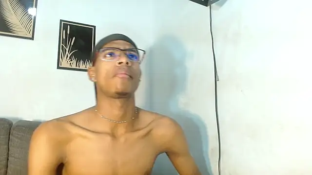 criss zuri online show from November 22, 11:31 am