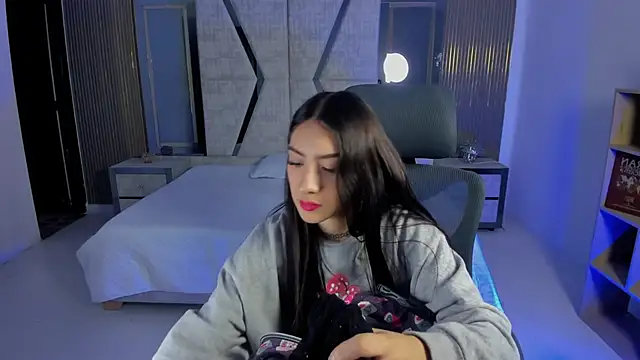 AlliceCopper online show from October 4, 2:04 pm