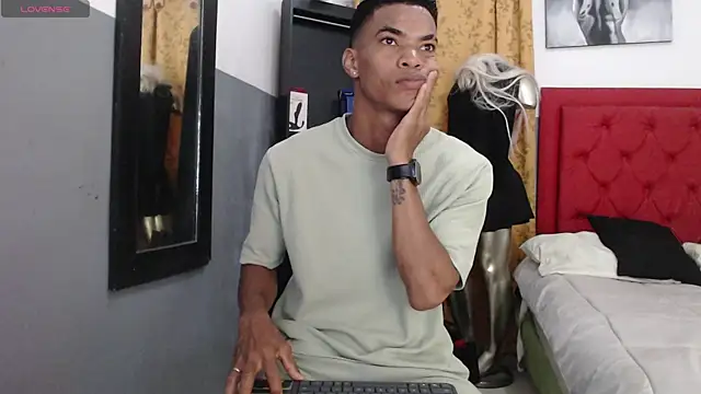 Snapshot of David_s3xy chatting on September 28, 6:24 pm David s3xy online show from September 28, 6:24 pm