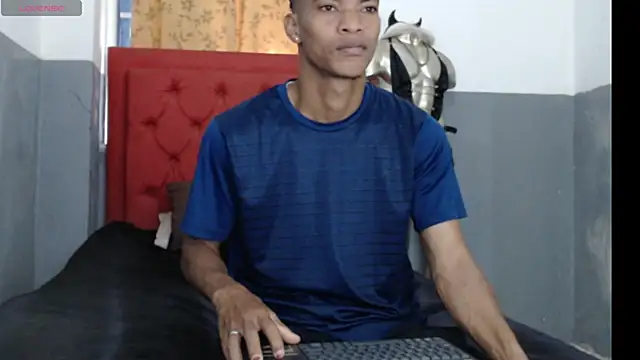 Snapshot of David_s3xy chatting on October 28, 3:14 pm David s3xy online show from October 28, 3:14 pm