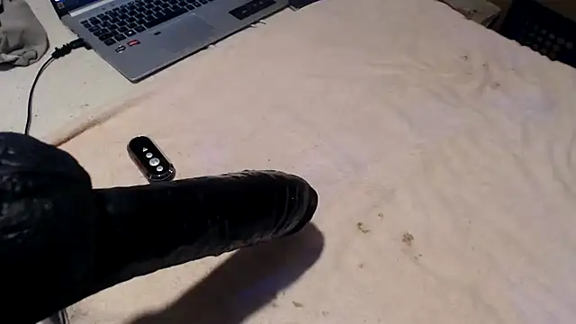 BiglovelyXXL online show from December 15, 5:23 am