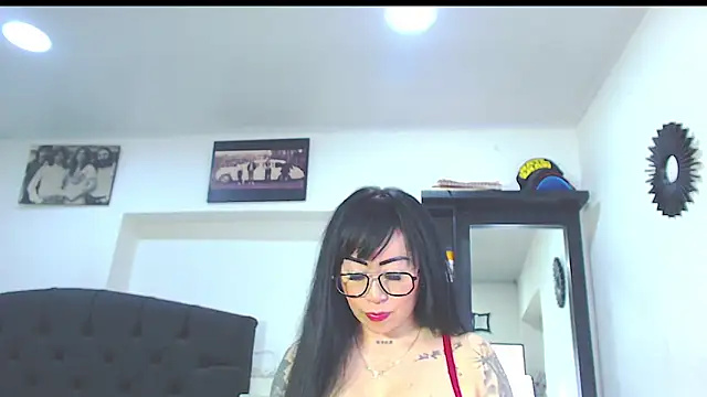 Snapshot of Vicky_hotmilf chatting on September 19, 11:11 am Vicky hotmilf online show from September 19, 11:11 am