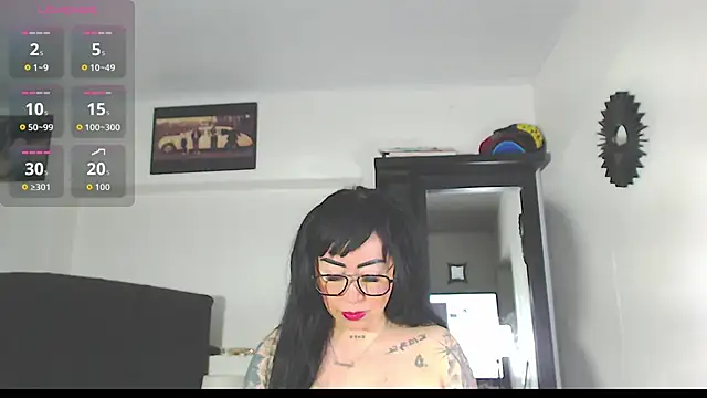 Snapshot of Vicky_hotmilf chatting on October 29, 11:12 am Vicky hotmilf online show from October 29, 11:12 am