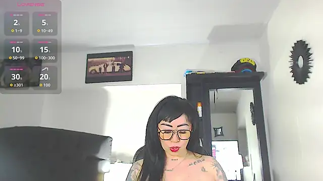 Snapshot of Vicky_hotmilf chatting on December 5, 3:20 pm Vicky hotmilf online show from December 5, 3:20 pm