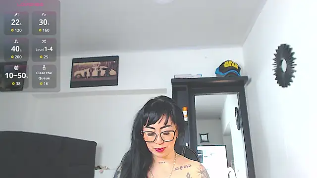 Snapshot of Vicky_hotmilf chatting on April 28, 11:15 am Vicky hotmilf online show from April 28, 11:15 am