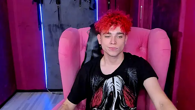 Snapshot of Blaiz_Vok chatting on October 1, 8:37 pm Blaiz Vok online show from October 1, 8:37 pm