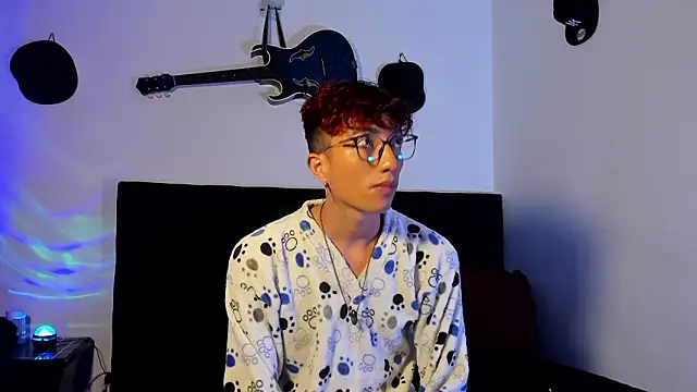 mhatias  online show from February 17, 4:09 am