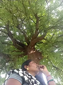 Jivika Jaiswal online show from October 5, 4:33 am