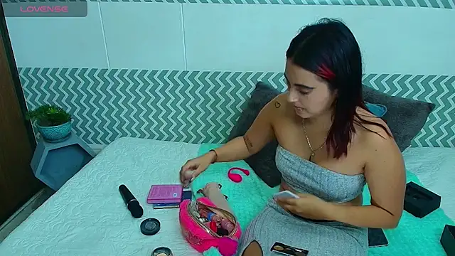 Snapshot of EmilyCoy_ chatting on October 11, 3:50 am EmilyCoy  online show from October 11, 3:50 am