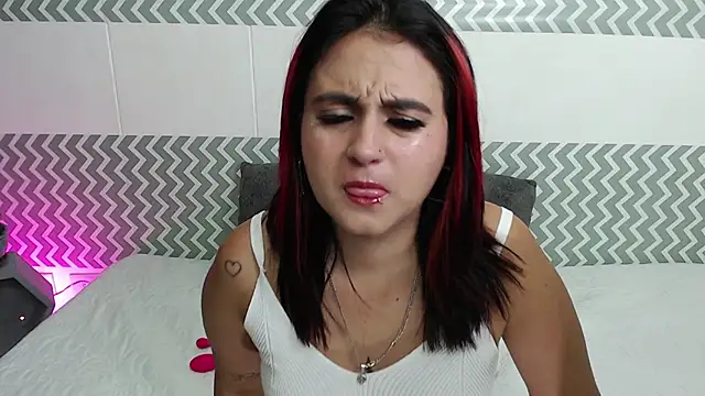 Snapshot of EmilyCoy_ chatting on October 19, 2:45 am EmilyCoy  online show from October 19, 2:45 am