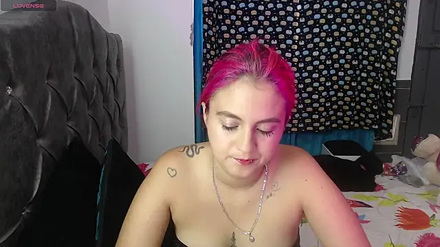 EmilyCoy  online show from March 18, 5:38 pm