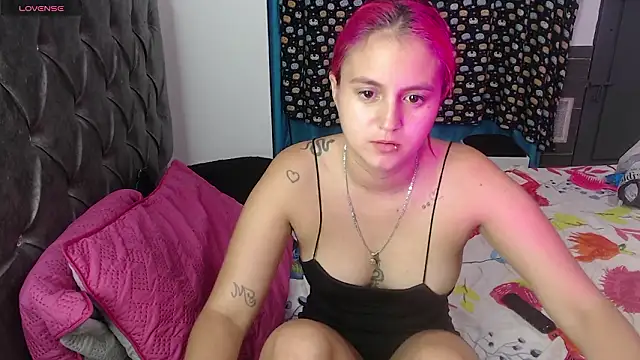 EmilyCoy  online show from March 20, 6:40 am