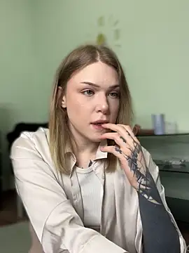 elliss  online show from February 15, 12:36 pm