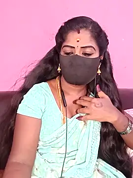 Snapshot of tamilammukuttyy chatting on April 12, 3:44 am tamilammukuttyy online show from April 12, 3:44 am