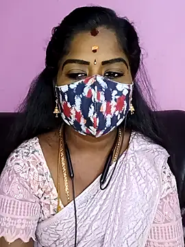 Snapshot of tamilammukuttyy chatting on April 17, 3:42 am tamilammukuttyy online show from April 17, 3:42 am