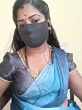 Snapshot of tamilammukuttyy chatting on June 19, 4:17 am tamilammukuttyy online show from June 19, 4:17 am