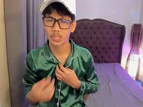 Snapshot of fucking_hot2 chatting on January 15, 2:49 am fucking hot2 online show from January 15, 2:49 am