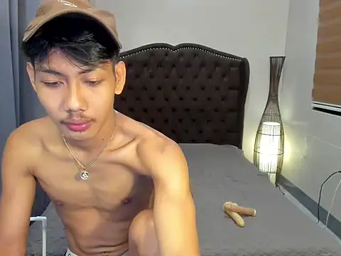 Snapshot of fucking_hot2 chatting on April 12, 2:27 am fucking hot2 online show from April 12, 2:27 am