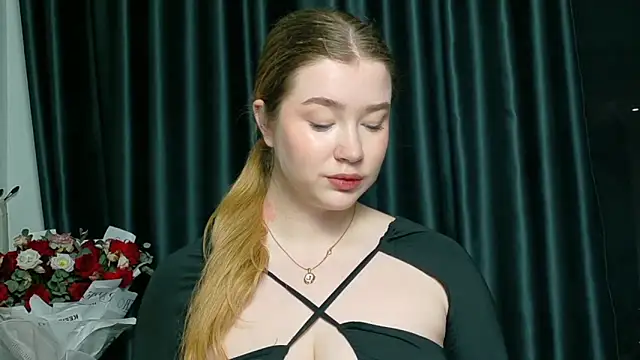 Rebecca Lace online show from October 10, 9:25 pm