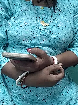 Snapshot of desi_boudi87 chatting on June 30, 11:11 am desi boudi87 online show from June 30, 11:11 am