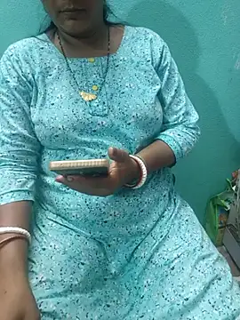 Snapshot of desi_boudi87 chatting on July 5, 6:53 am desi boudi87 online show from July 5, 6:53 am