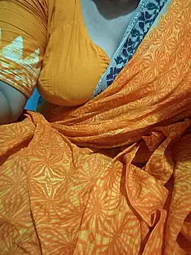 Snapshot of desi_boudi87 chatting on July 5, 11:45 pm desi boudi87 online show from July 5, 11:45 pm