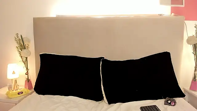 Snapshot of Angel_Velvet chatting on January 15, 4:00 pm Angel Velvet online show from January 15, 4:00 pm