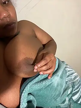 Snapshot of JuicyMellow21 chatting on October 20, 7:25 pm JuicyMellow21 online show from October 20, 7:25 pm