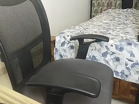 Snapshot of Dark_choclate99 chatting on October 27, 1:37 pm Dark choclate99 online show from October 27, 1:37 pm