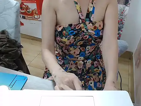 Snapshot of Funnygirl_9x chatting on December 2, 1:39 pm Funnygirl 9x online show from December 2, 1:39 pm