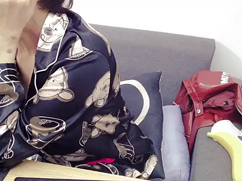 Snapshot of Funnygirl_9x chatting on February 10, 12:53 pm Funnygirl 9x online show from February 10, 12:53 pm