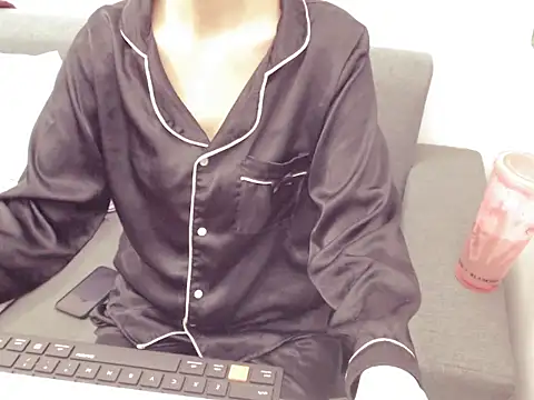 Snapshot of Funnygirl_9x chatting on February 12, 3:01 am Funnygirl 9x online show from February 12, 3:01 am