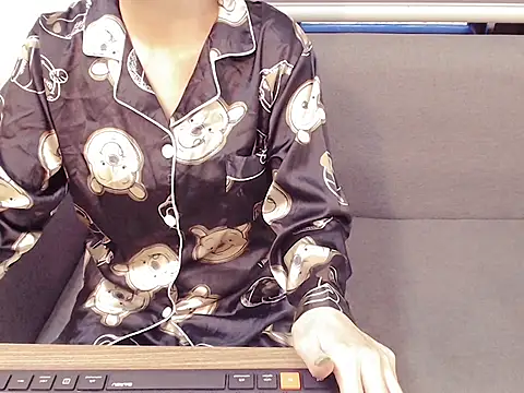 Snapshot of Funnygirl_9x chatting on February 14, 2:08 am Funnygirl 9x online show from February 14, 2:08 am