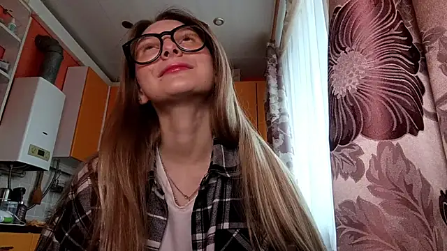 Snapshot of Nymera_flare chatting on October 30, 7:10 am Nymera flare online show from October 30, 7:10 am