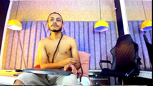 Snapshot of Boss_Domiinator chatting on October 20, 3:51 am Boss Domiinator online show from October 20, 3:51 am