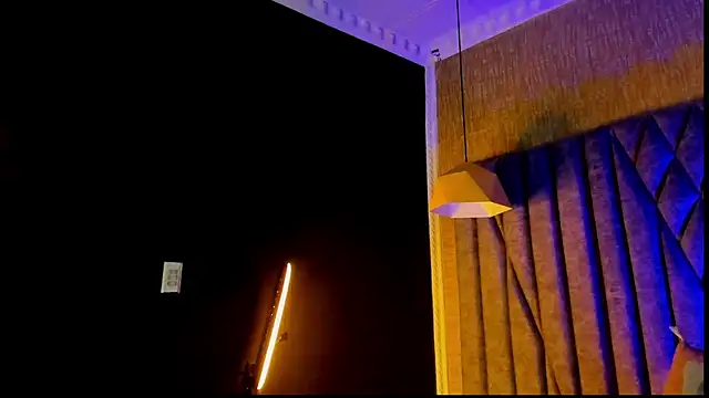 Snapshot of Boss_Domiinator chatting on October 22, 3:40 am Boss Domiinator online show from October 22, 3:40 am