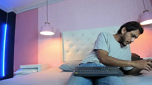 Boss Domiinator online show from May 1, 11:37 am