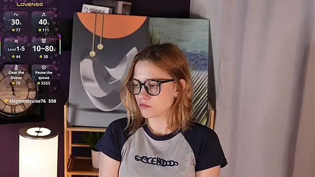 Snapshot of HollieCollelo chatting on September 28, 3:12 am HollieCollelo online show from September 28, 3:12 am