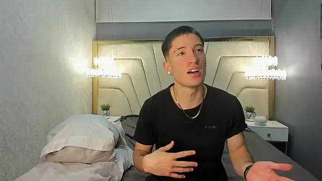 Snapshot of HunterHeat_ chatting on September 23, 11:35 am HunterHeat online show from September 23, 11:35 am