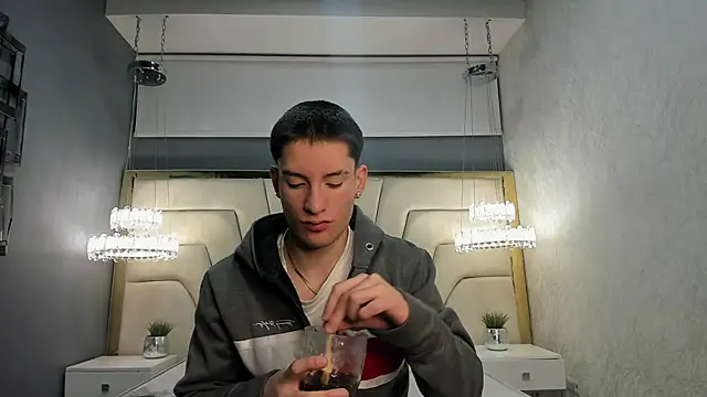 Snapshot of HunterHeat_ chatting on September 26, 11:47 am HunterHeat online show from September 26, 11:47 am