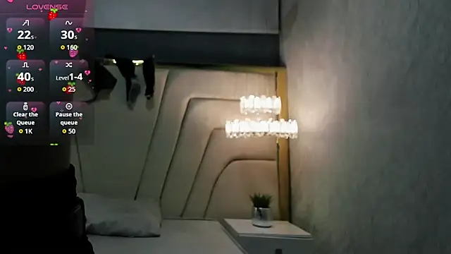 Snapshot of HunterHeat_ chatting on October 2, 12:01 pm HunterHeat online show from October 2, 12:01 pm