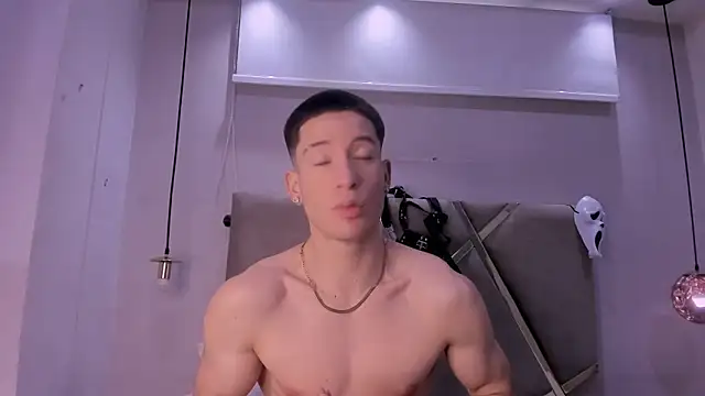 Snapshot of HunterHeat_ chatting on October 22, 11:43 am HunterHeat online show from October 22, 11:43 am