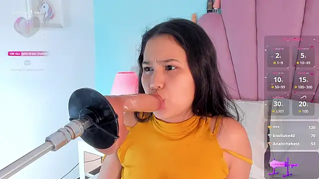 Snapshot of emma_clarke_ chatting on October 24, 4:03 pm emma clarke  online show from October 24, 4:03 pm