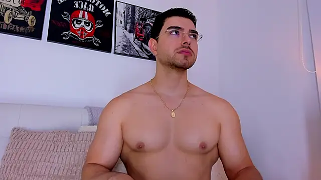 Snapshot of Ryan_cooper_1 chatting on February 1, 4:00 am Ryan cooper 1 online show from February 1, 4:00 am