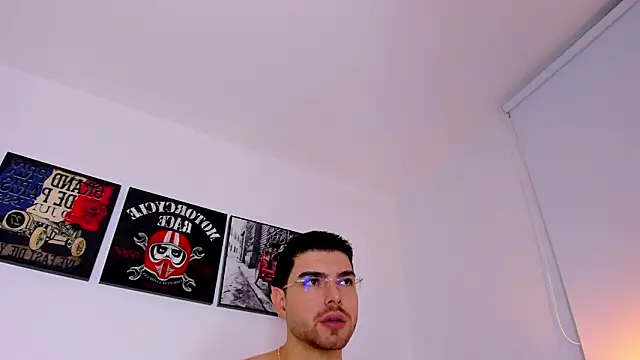 Snapshot of Ryan_cooper_1 chatting on February 21, 1:06 am Ryan cooper 1 online show from February 21, 1:06 am