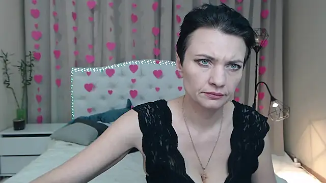 AvaSaturnian online show from February 4, 3:40 pm