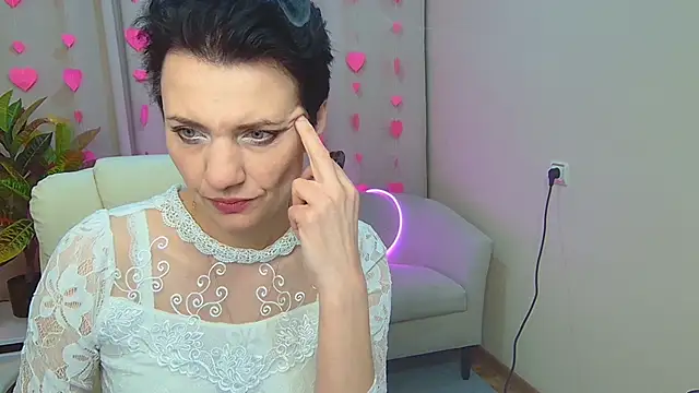 AvaSaturnian online show from February 9, 1:15 pm