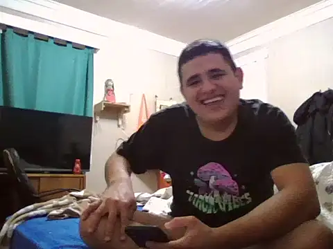 Snapshot of whitsblack chatting on September 9, 12:21 am whitsblack online show from September 9, 12:21 am